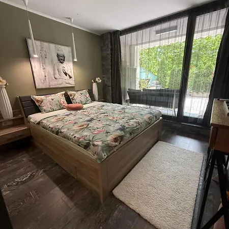 Sea Garden Apartment