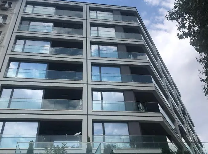 Sea Garden Apartment